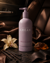 Load image into Gallery viewer, VANILLA &amp; LEATHER ROKU UN ĶERMEŅA KRĒMS - 370ML

